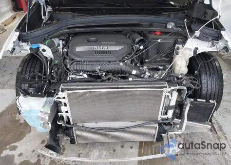 2021 BMW X1 Sdrive28I z USA, uszkodzony, nr VIN WBXJG7C08M5T01101